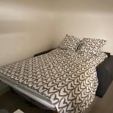 Enghien-Les-Bains: Studio Au Coeur Du Centre Ville. Kültér fotó