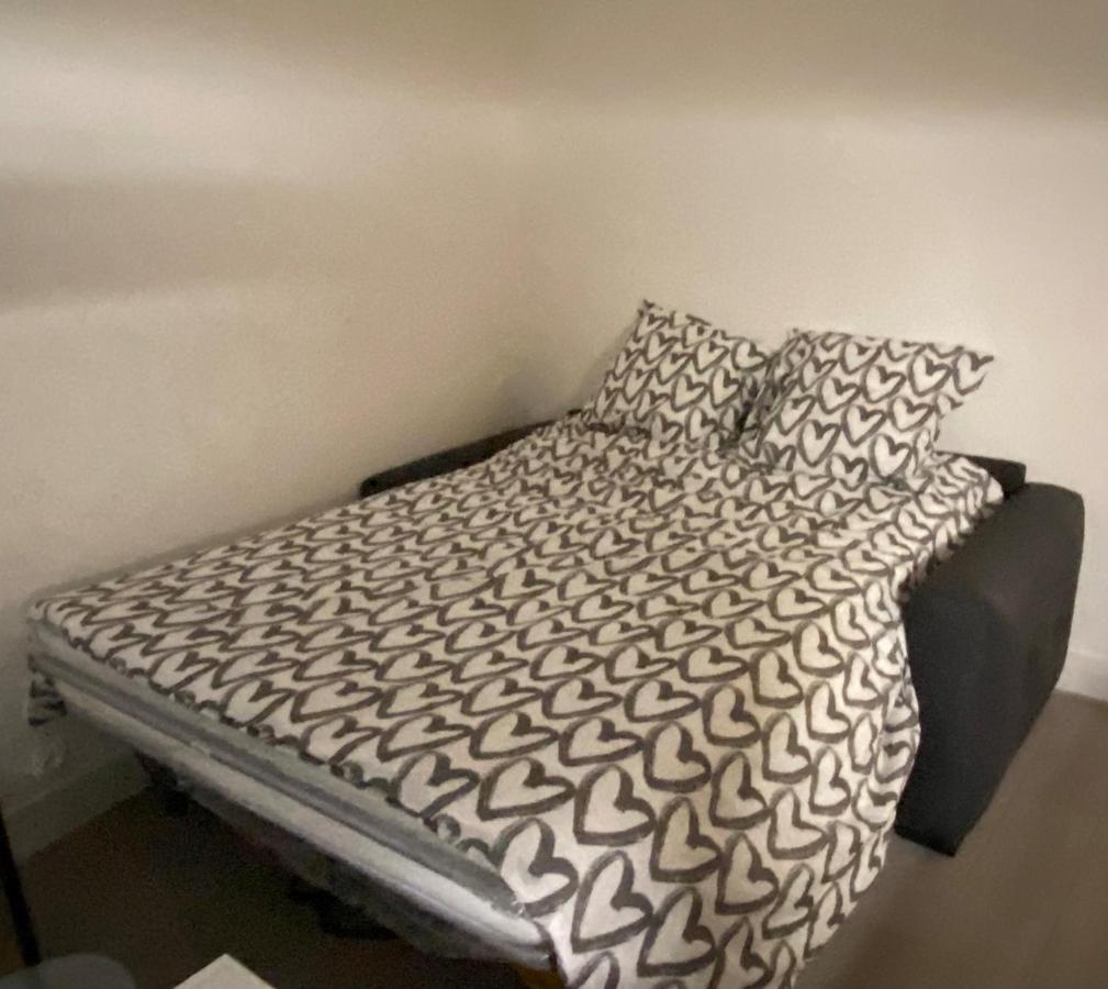 Enghien-Les-Bains: Studio Au Coeur Du Centre Ville. Kültér fotó